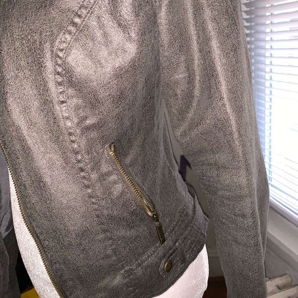 Light Jacket - Picture 5 of 8